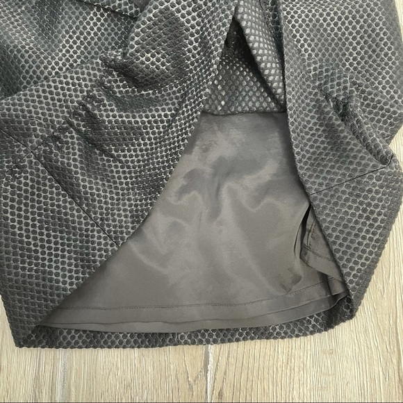 Ann Taylor Ruffled Black Skirt Sz 2 Petite - Picture 6 of 9